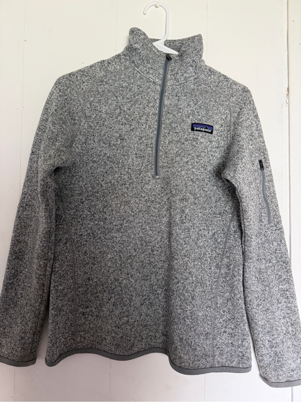 Patagonia Men’s Light Gray Quarter-Zip Fleece Pullover